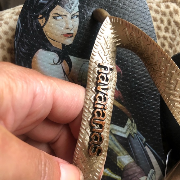 Donated. Havaianas Wonder Woman print💥 - Picture 4 of 5